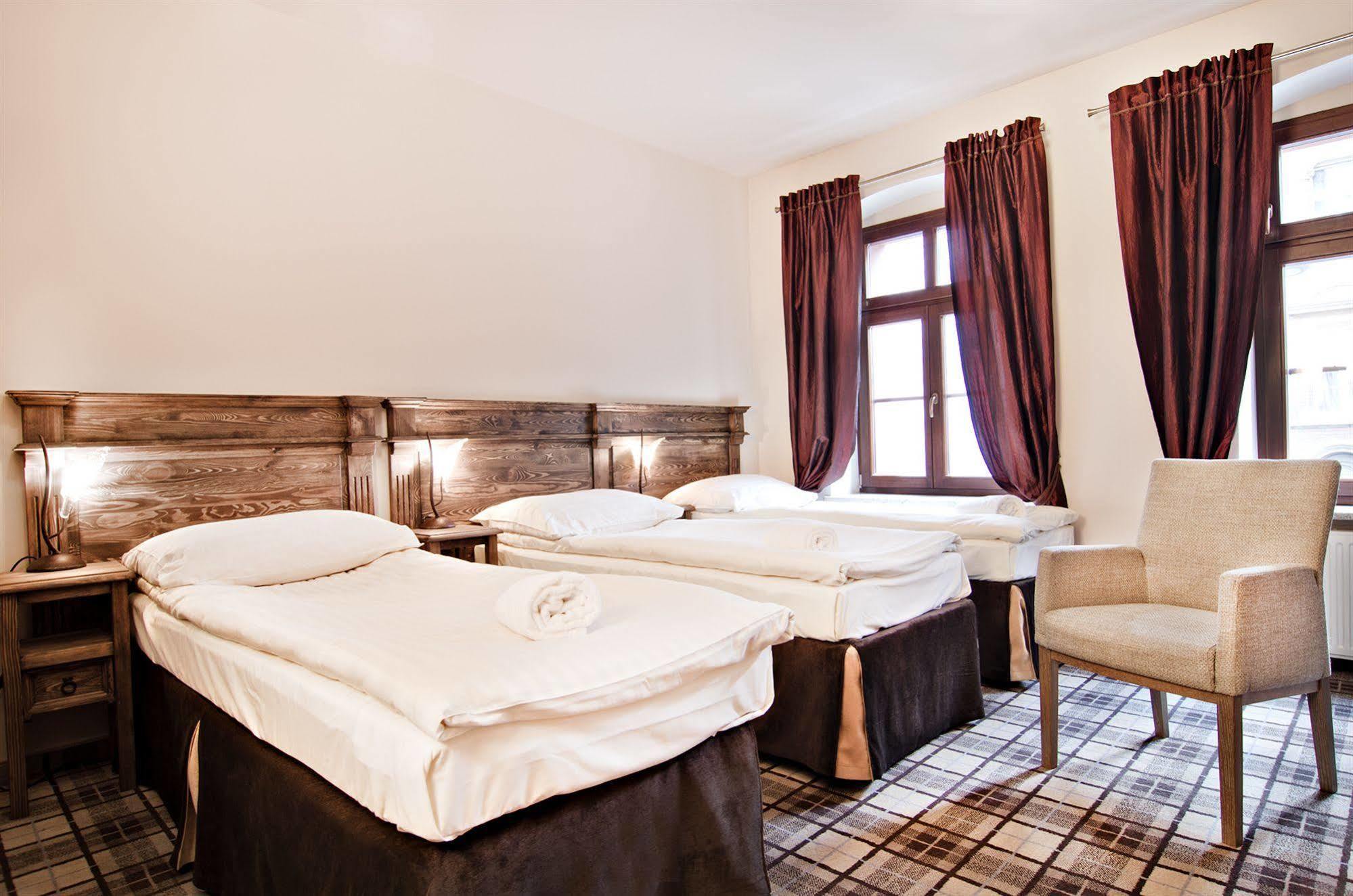 Five Stars Bed&Breakfast Вроцлав Екстериор снимка