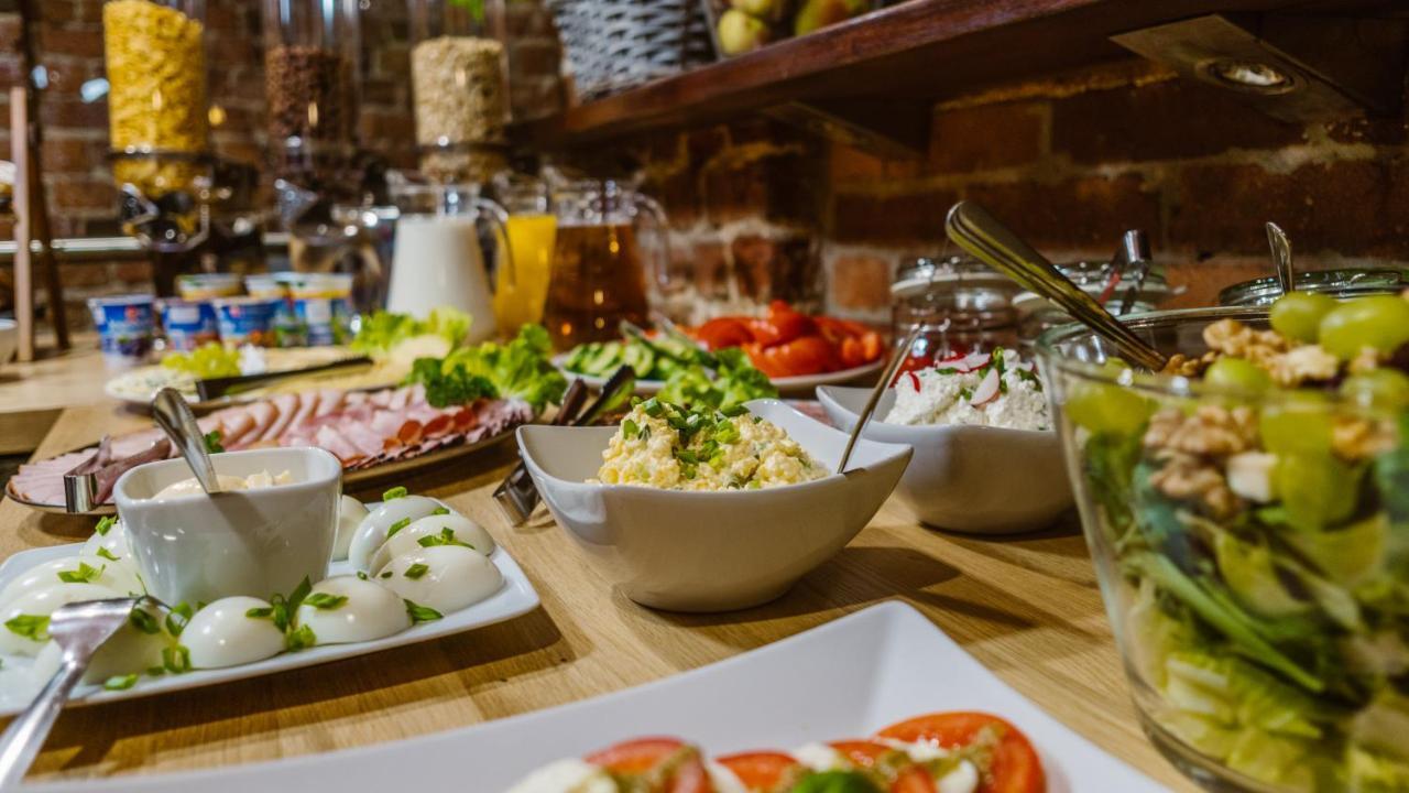 Five Stars Bed&Breakfast Вроцлав Екстериор снимка